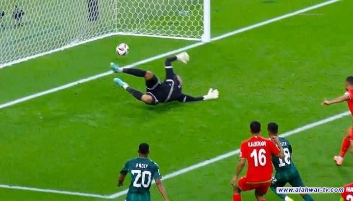 السعودية تحقق فوزا قاتلا على عُمان في بطولة آسيا